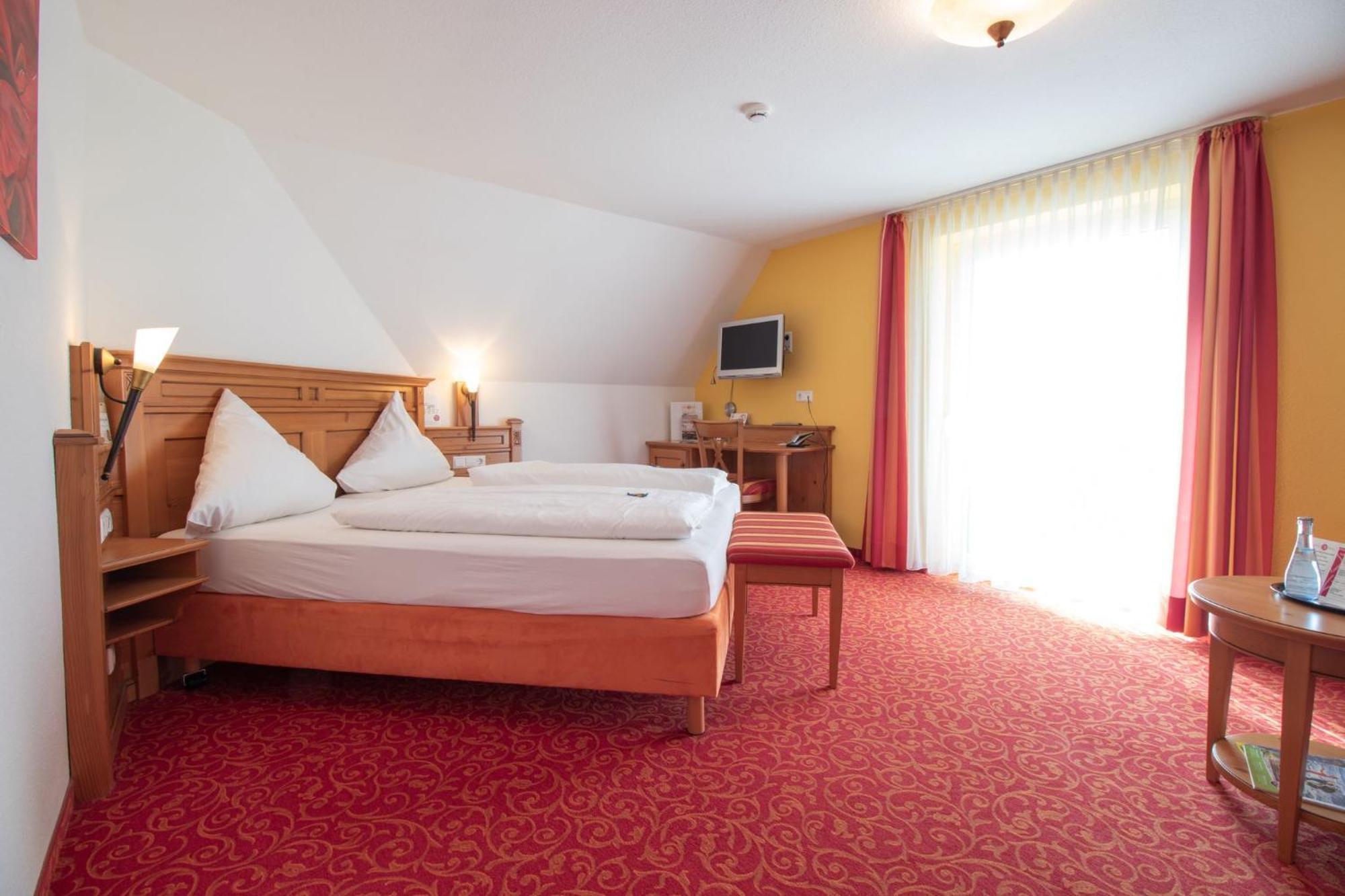 Landgasthof & Hotel Zur Rose Berg Ehingen  Eksteriør billede